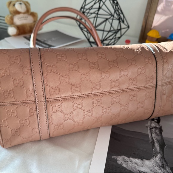 Gucci Pink Embossed GG Leather Tote - Picture 6 of 14